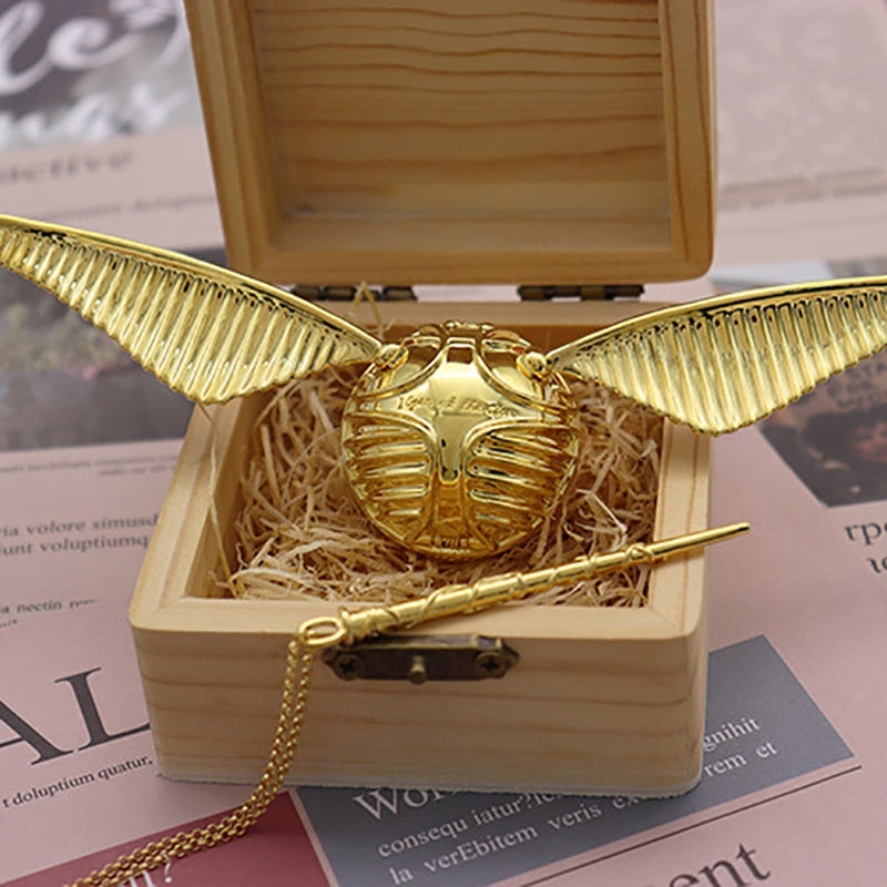 Gouden Vleugel Orb Ringdoos – Luxe Verplaatsbare Sieradenbox