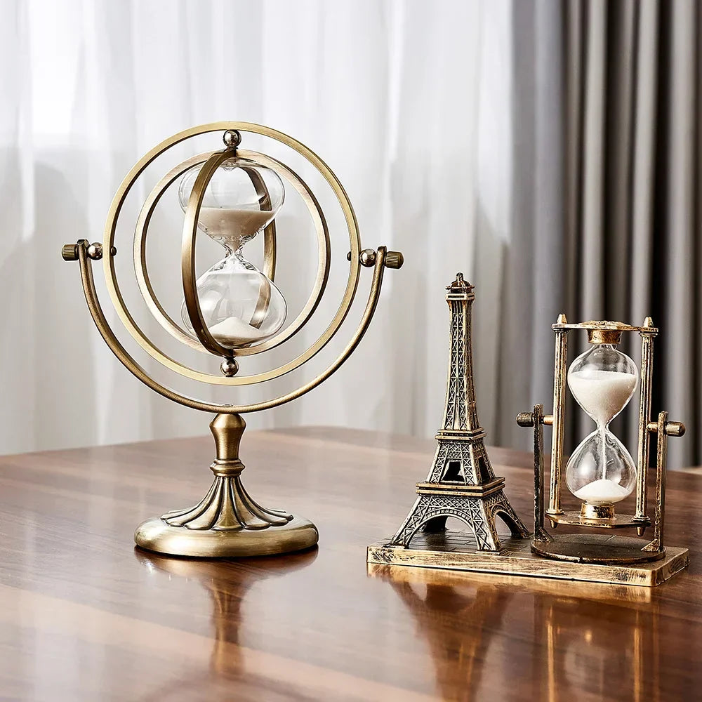 Luxe Zandloper met Elegante Metalen Frame