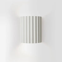 Skanto - Moderne wandlamp in lakritz hout