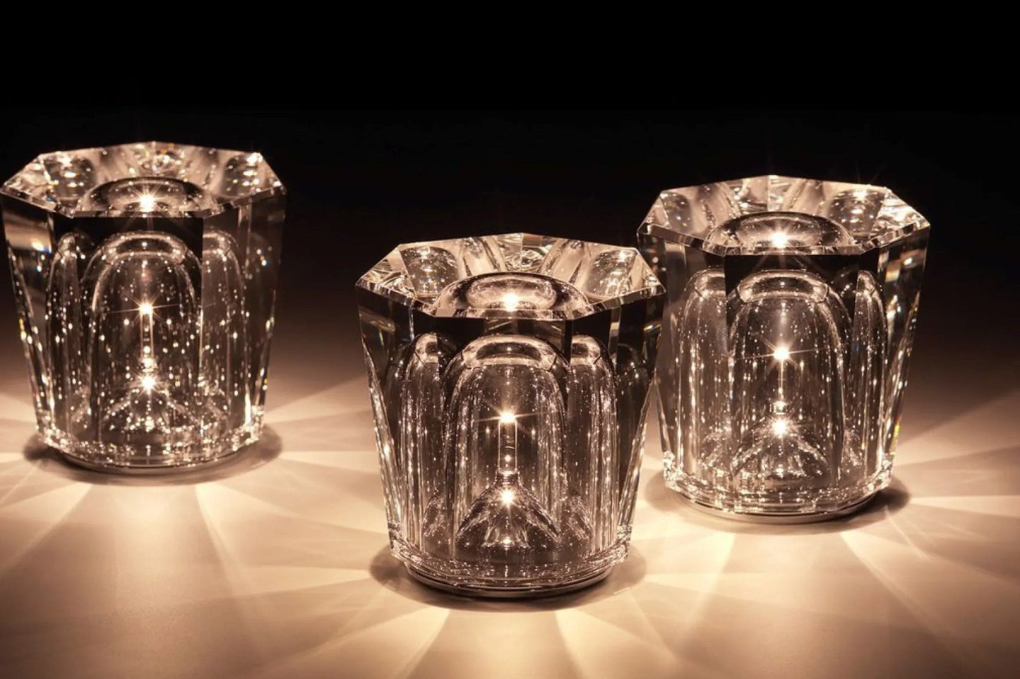 Kristallen Tafellamp VÉLORIA | Diamantoptiek & 360° Lichtspel | Draadloos & Oplaadbaar via USB | Tot 12 uur Lichtduur