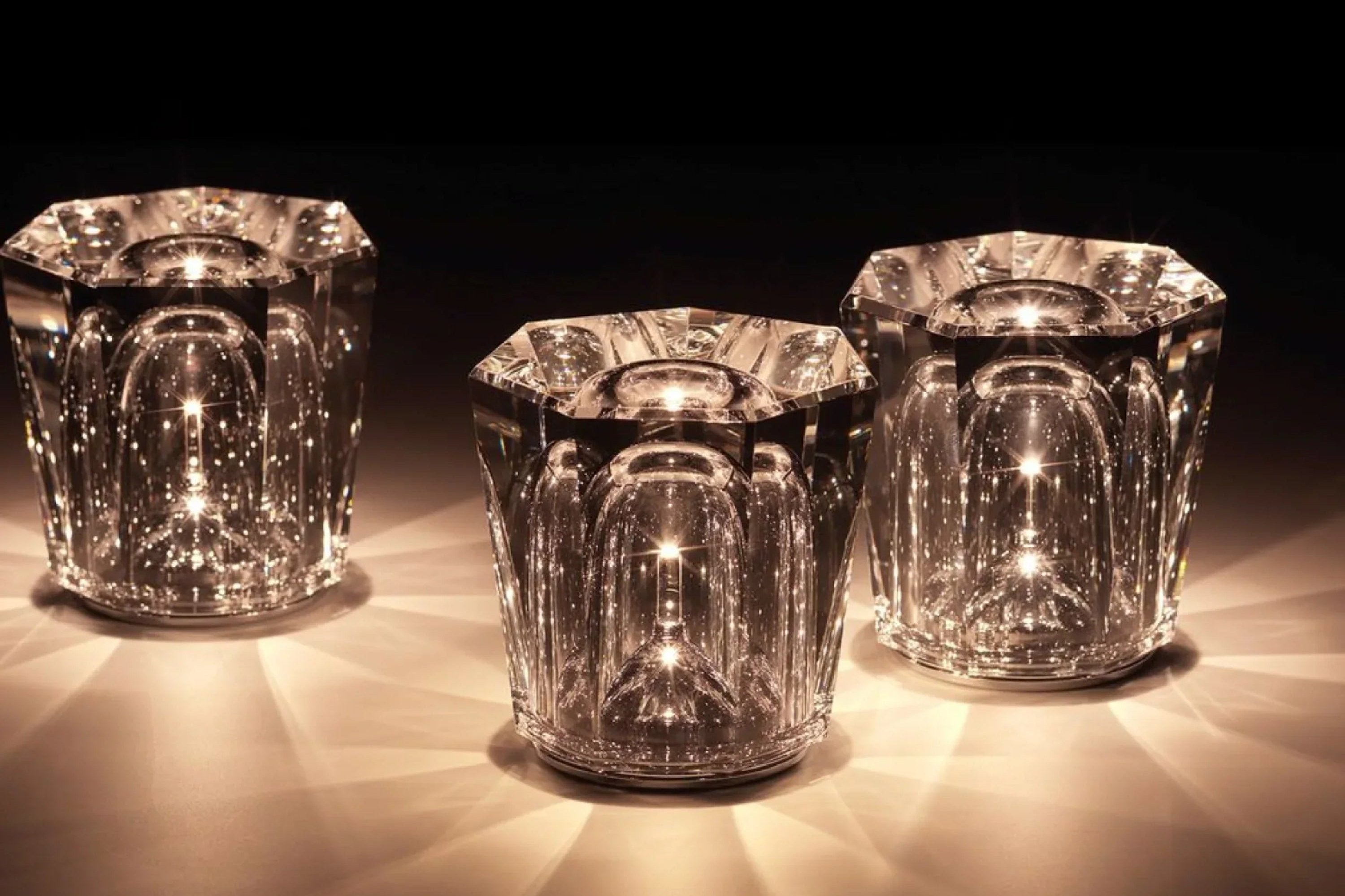 Kristallen Tafellamp VÉLORIA | Diamantoptiek & 360° Lichtspel | Draadloos & Oplaadbaar via USB | Tot 12 uur Lichtduur