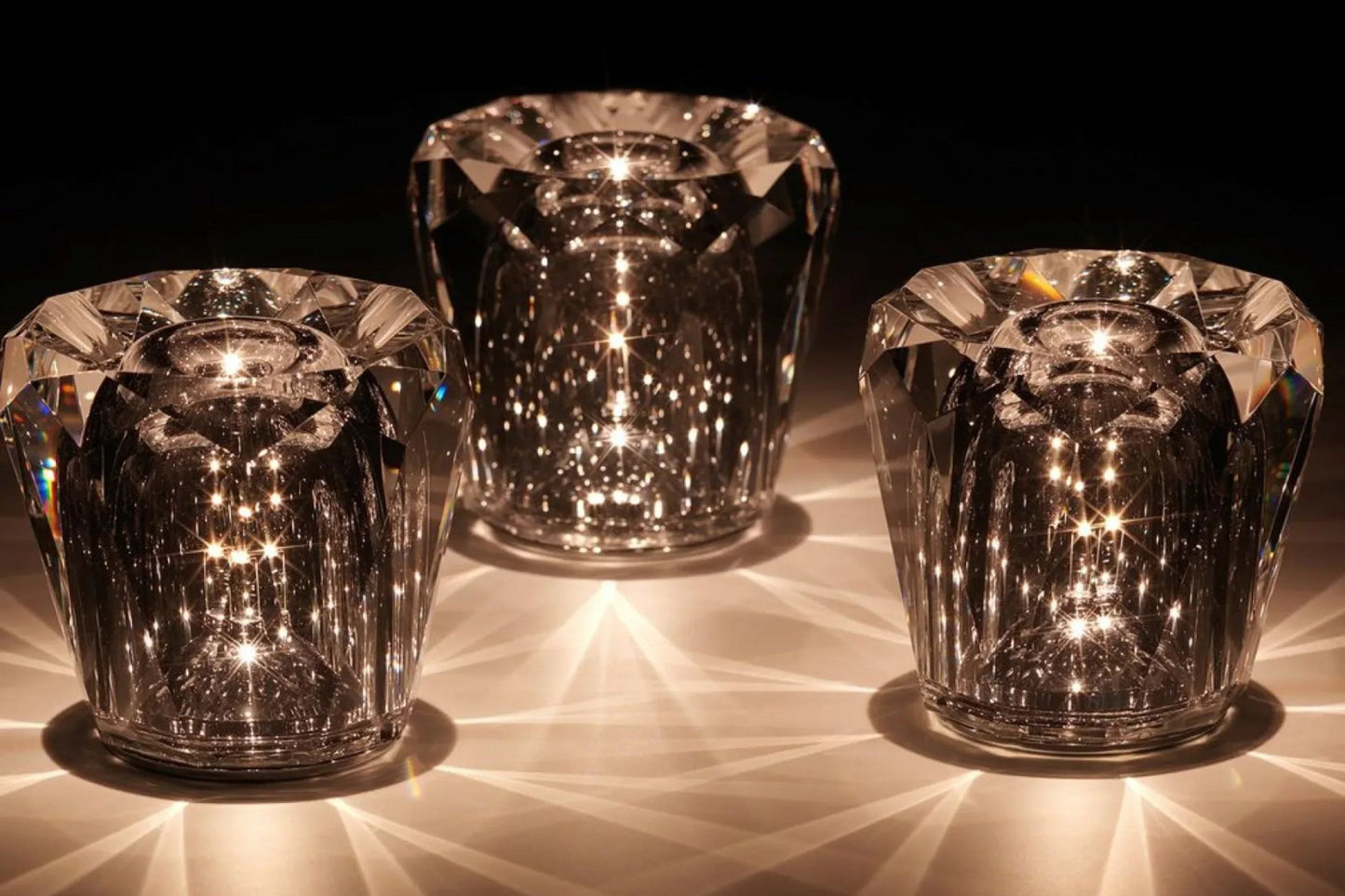Kristallen Tafellamp VÉLORIA | Diamantoptiek & 360° Lichtspel | Draadloos & Oplaadbaar via USB | Tot 12 uur Lichtduur