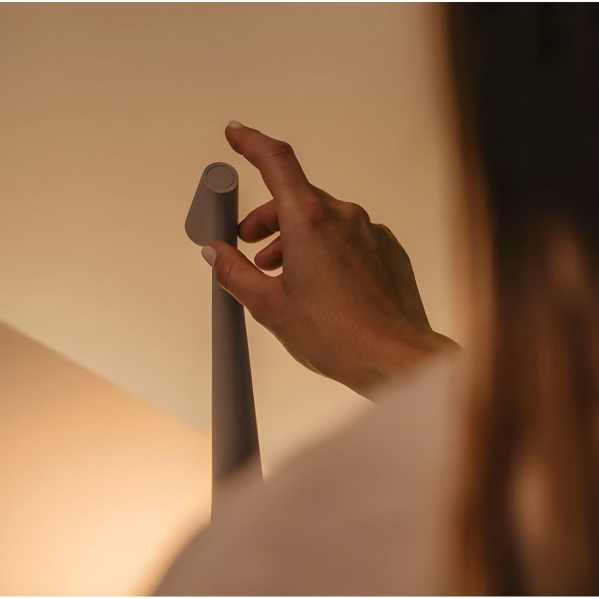 Noorse Minimalistische LED Draadloze Tafel lamp