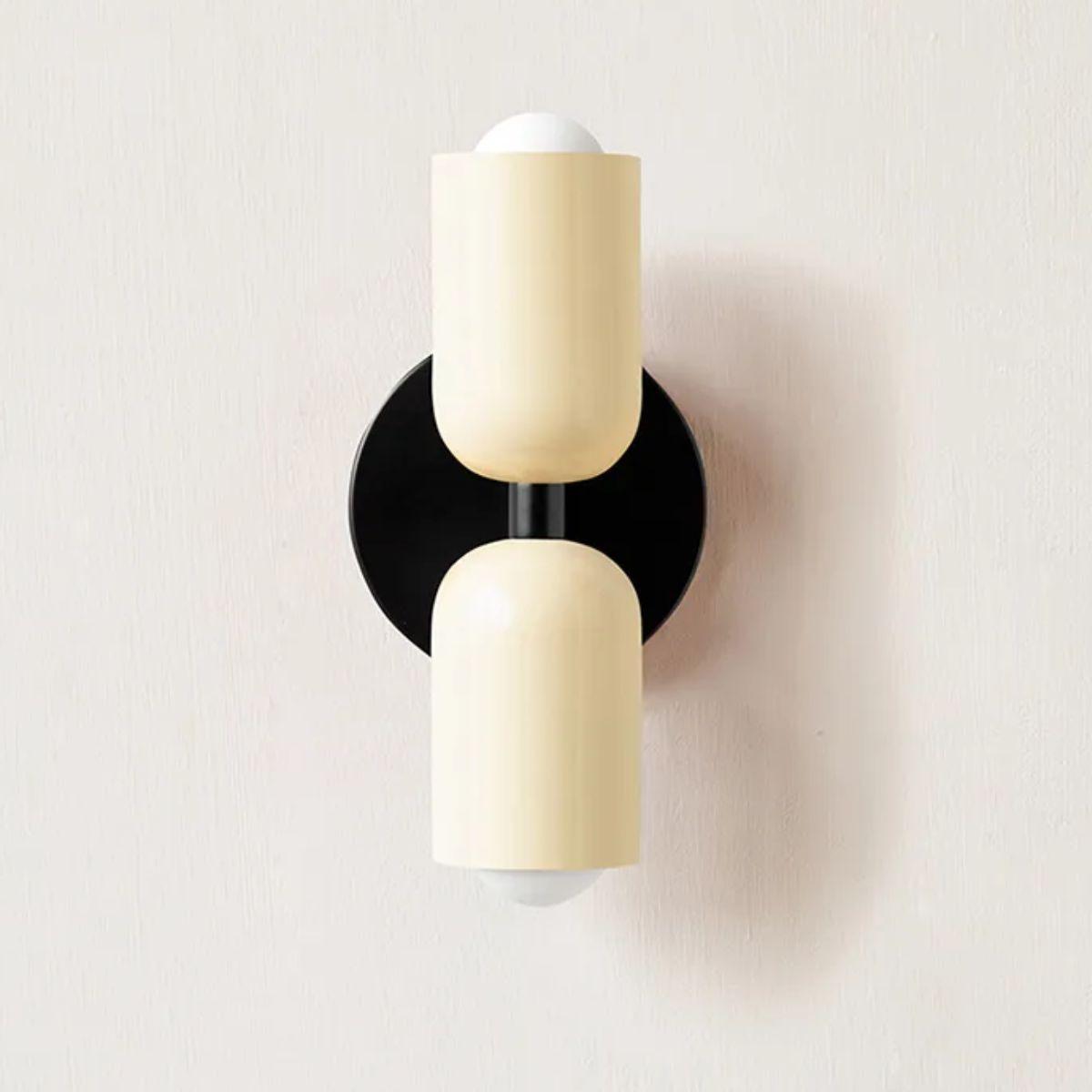 Luma Duo Wall Lamp | Verdubbel het licht, verdubbel de stijl Verfraai je muren met eigentijdse, eenvoudig te installeren verlichting.
