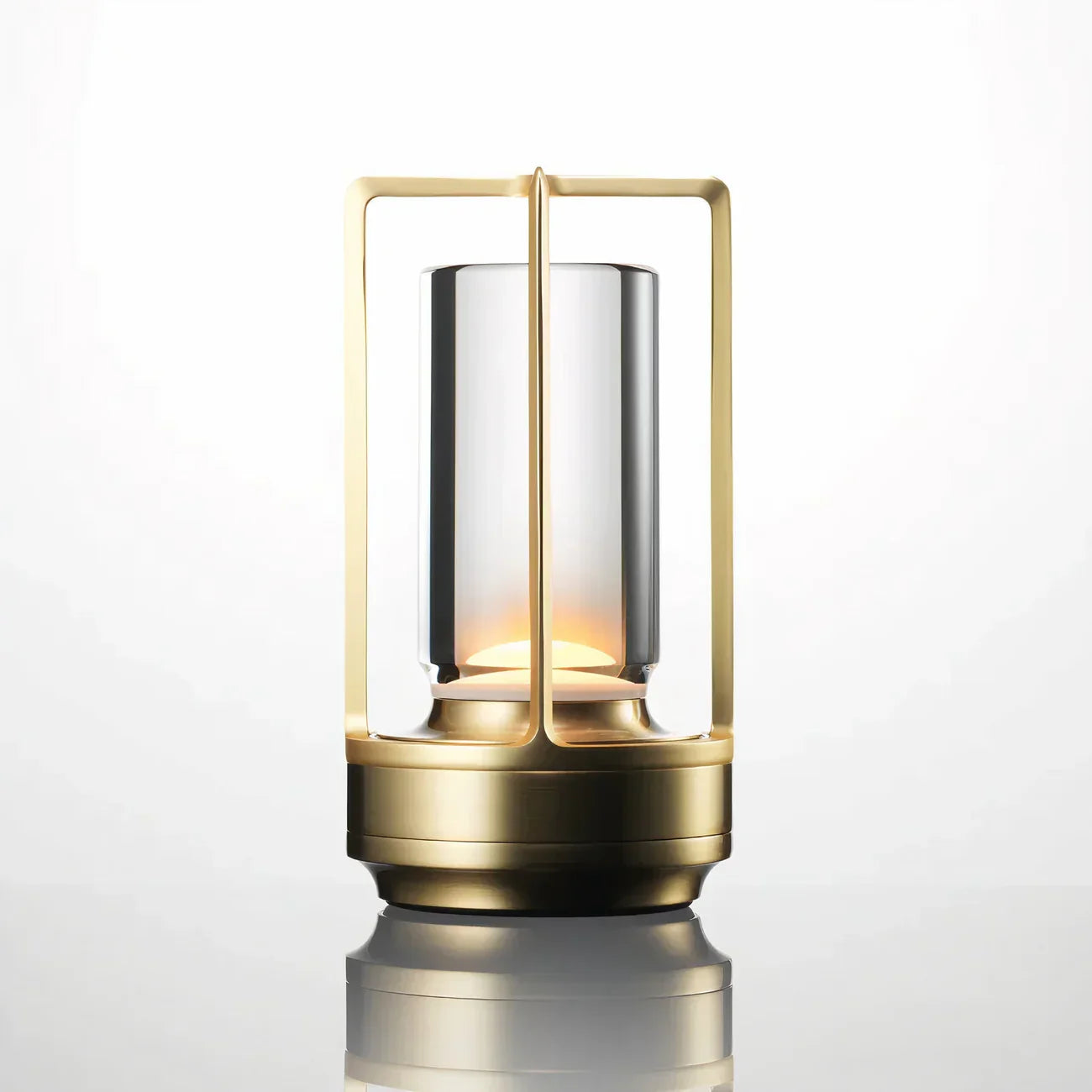 Moderne LED tafellamp met touch-schakelaar en elegant metalen frame