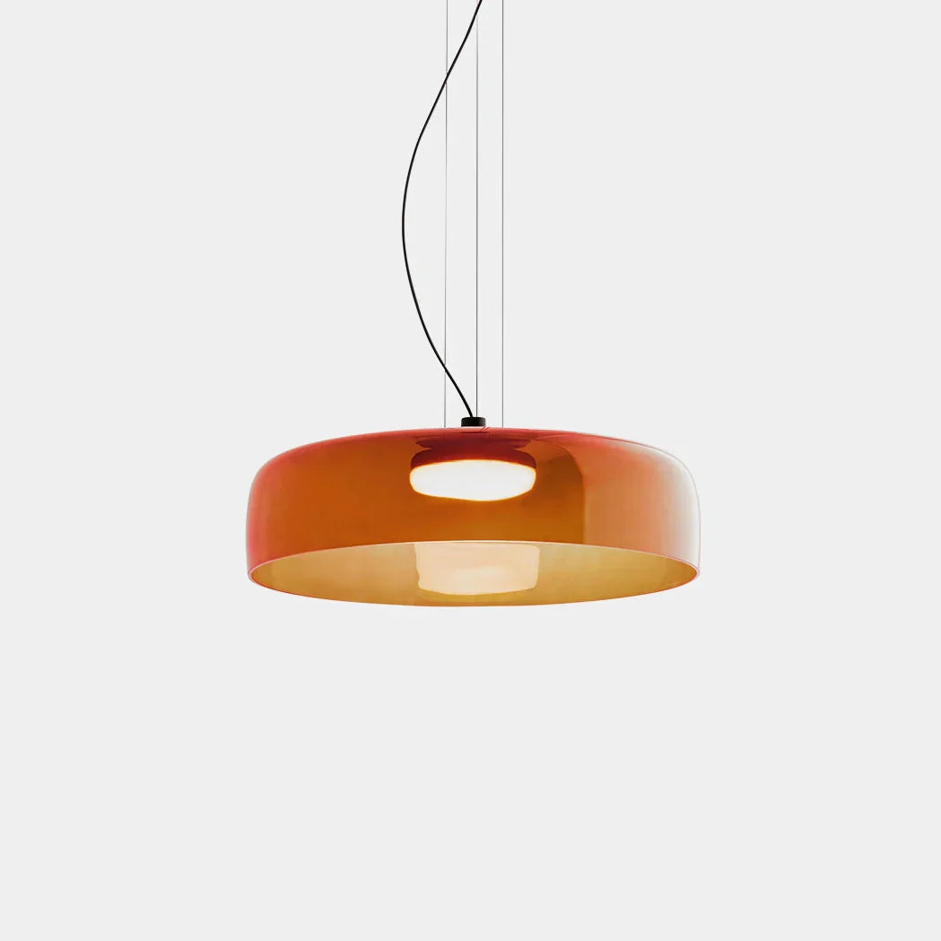 Moderne glazen hanglamp met gelaagd lampenkap – design geïnspireerd op retro stijl