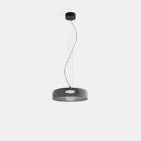 Moderne glazen hanglamp met gelaagd lampenkap – design geïnspireerd op retro stijl