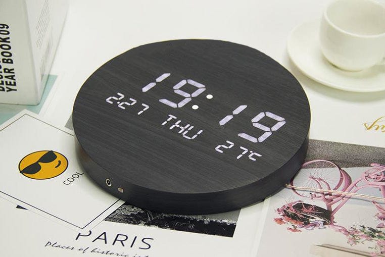 Svenna – Scandinavische Wandklok – Minimalistisch Digitaal Batterijontwerp