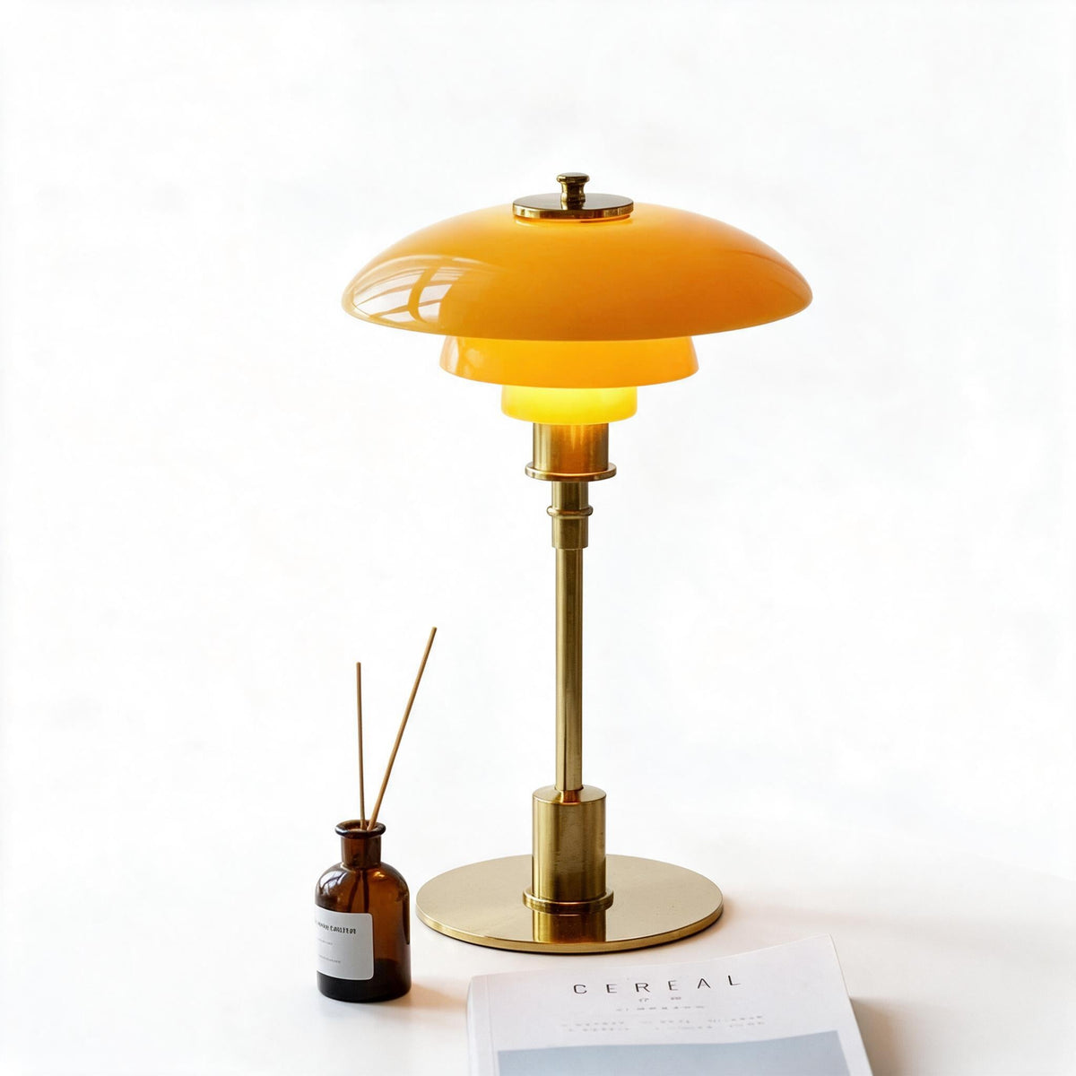 Scandinavische LED-tafellamp van glas – 3-scherm ontwerp