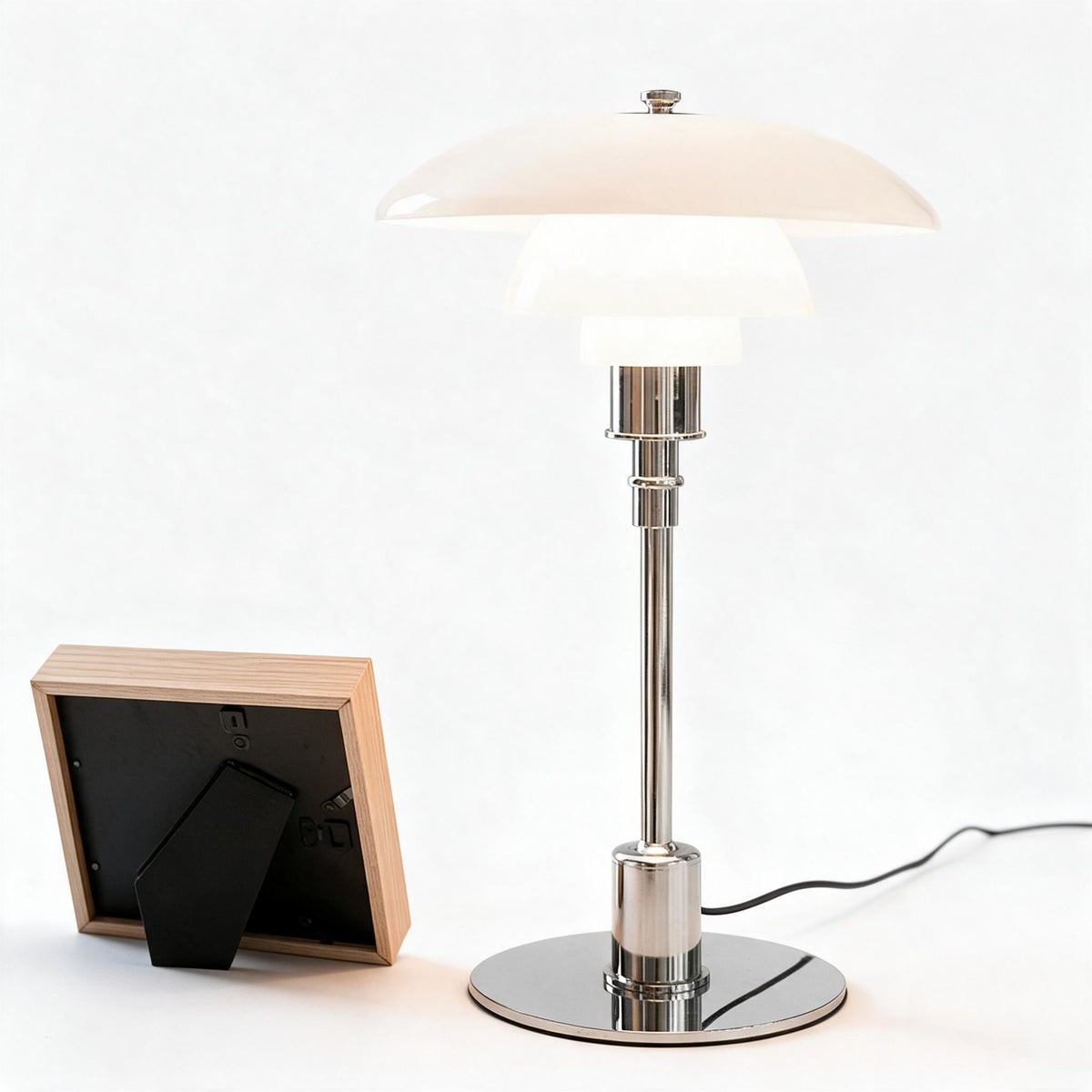 Scandinavische LED-tafellamp van glas – 3-scherm ontwerp