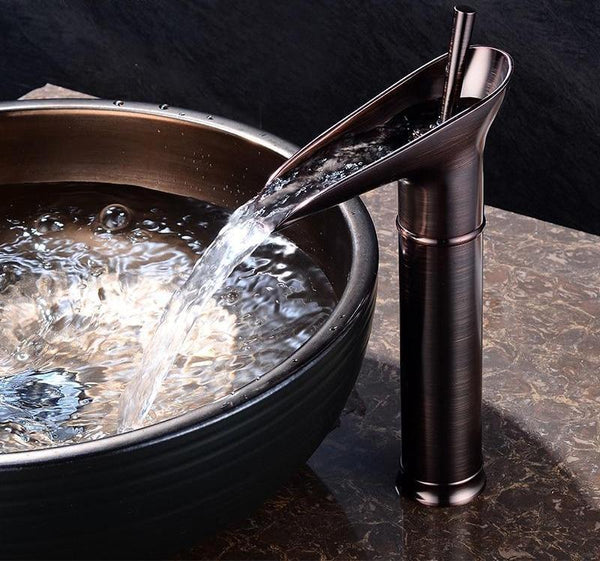 Waterval Wastafelmengkraan in Messing met Elegante Ontwerp voor Badkamer