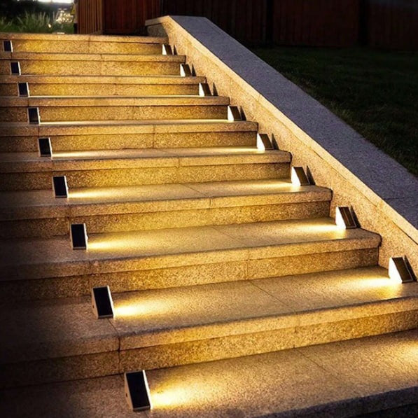 Buiten Solar Aangedreven LED Staplichten met Driehoekig Ontwerp