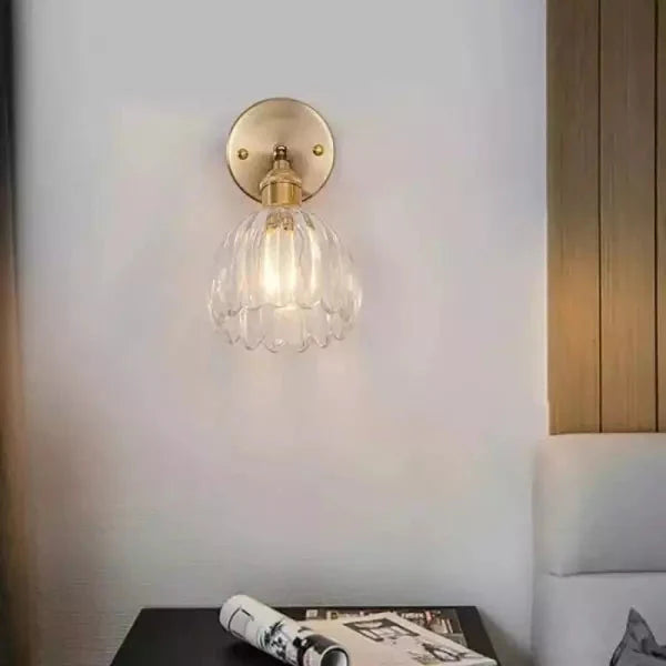 Retro wandlamp in de vorm van een tulp bloem – wandlamp met glazen kap en gouden afwerking