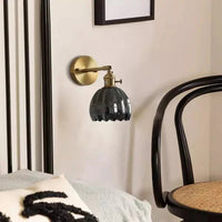 Retro wandlamp in de vorm van een tulp bloem – wandlamp met glazen kap en gouden afwerking
