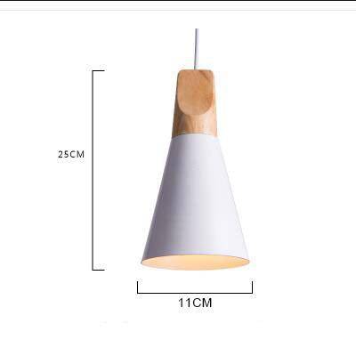 Houten en aluminium hanglamp in de vorm van een kegel
