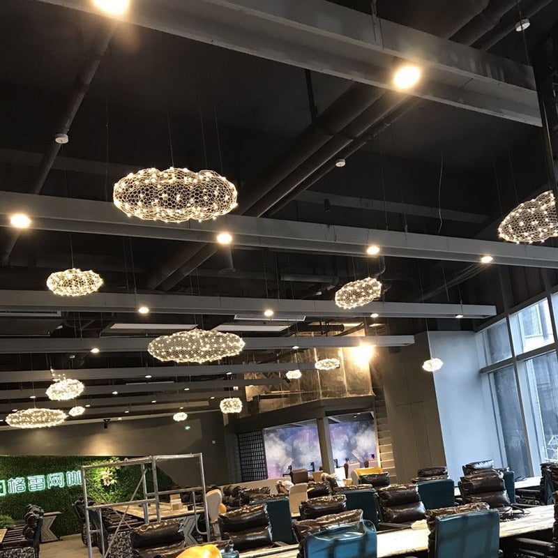 Celestra Cloud Lamp In IJzeren Art Deco Afwerking Met Sterachtige LED Dots