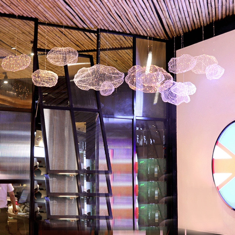 Celestra Cloud Lamp In IJzeren Art Deco Afwerking Met Sterachtige LED Dots