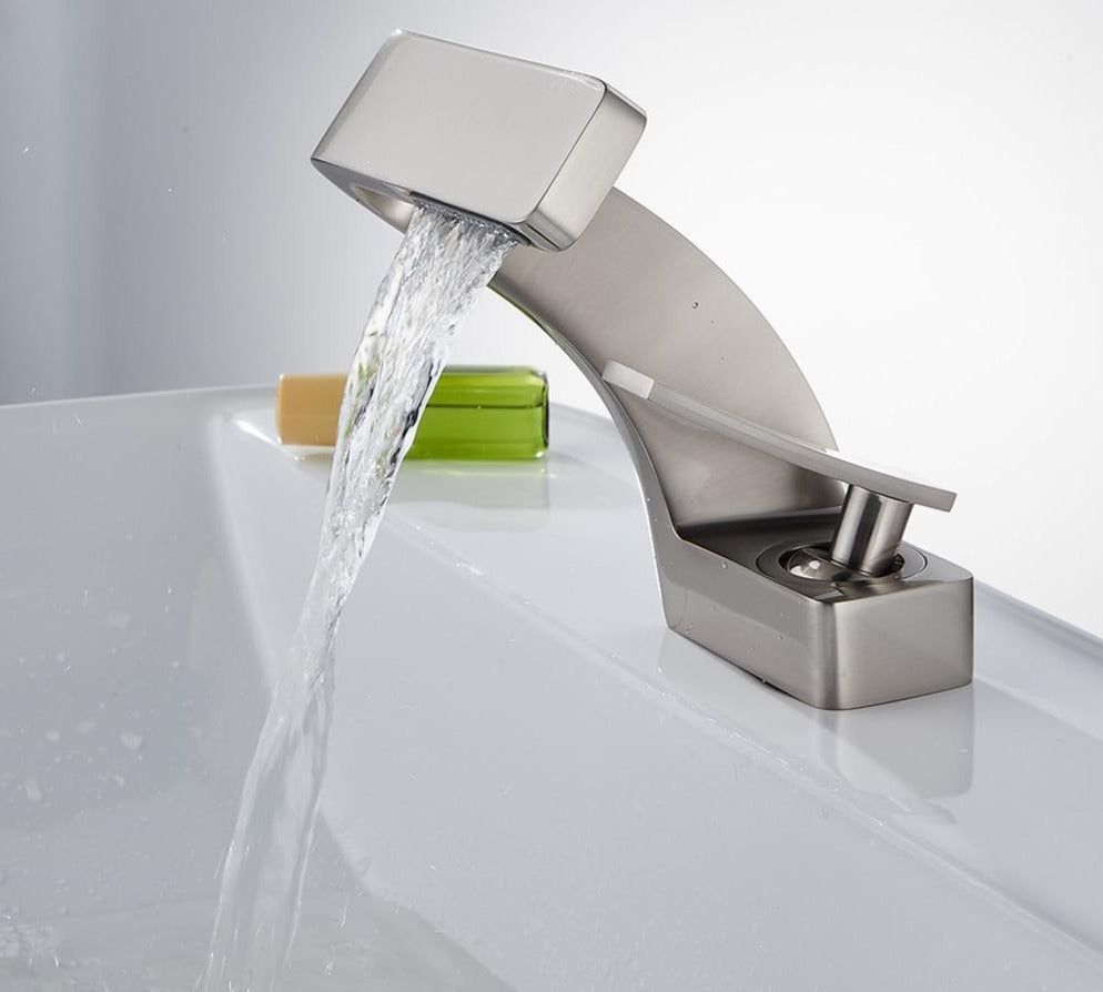 SleekFlow - Modern gebogen kraan voor maximaal comfort