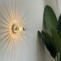 Elegante plafondlamp van glas met kristalontwerp