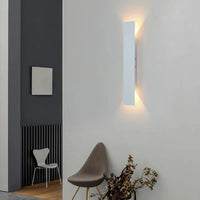 Moderne Buitenlamp – LED Wandlamp Op/Neer, Waterdicht, Verticale Ontwerp