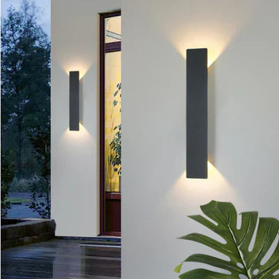 Moderne Buitenlamp – LED Wandlamp Op/Neer, Waterdicht, Verticale Ontwerp