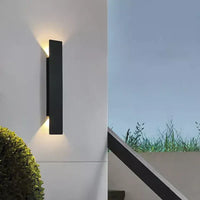 Moderne Buitenlamp – LED Wandlamp Op/Neer, Waterdicht, Verticale Ontwerp