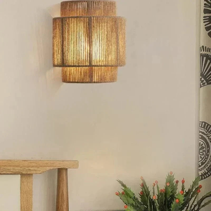 Handgeweven Riet en Bamboe Wandlamp