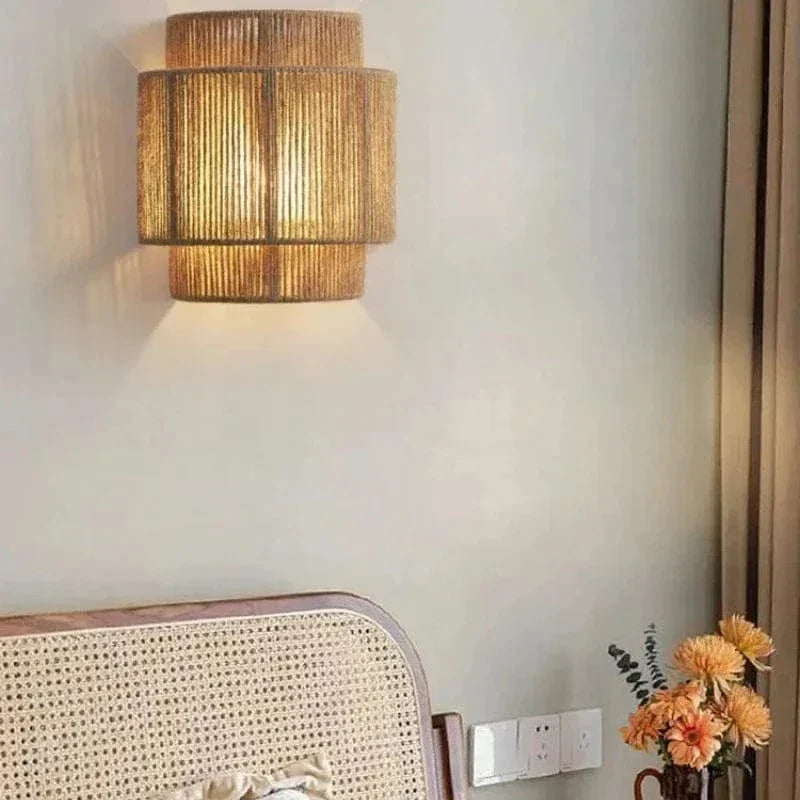 Handgeweven Riet en Bamboe Wandlamp
