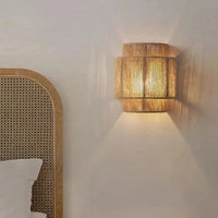 Handgeweven Riet en Bamboe Wandlamp