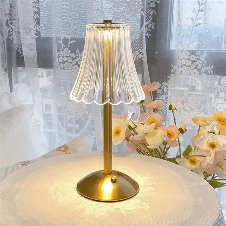 Elegante LED-tafellamp met kristallen kap en gouden afwerking – touch-aansteking