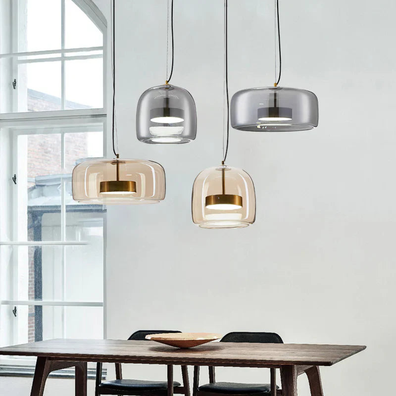 Moderne LED glazen hanglamp – minimalistische lampenkap en gouden afwerking