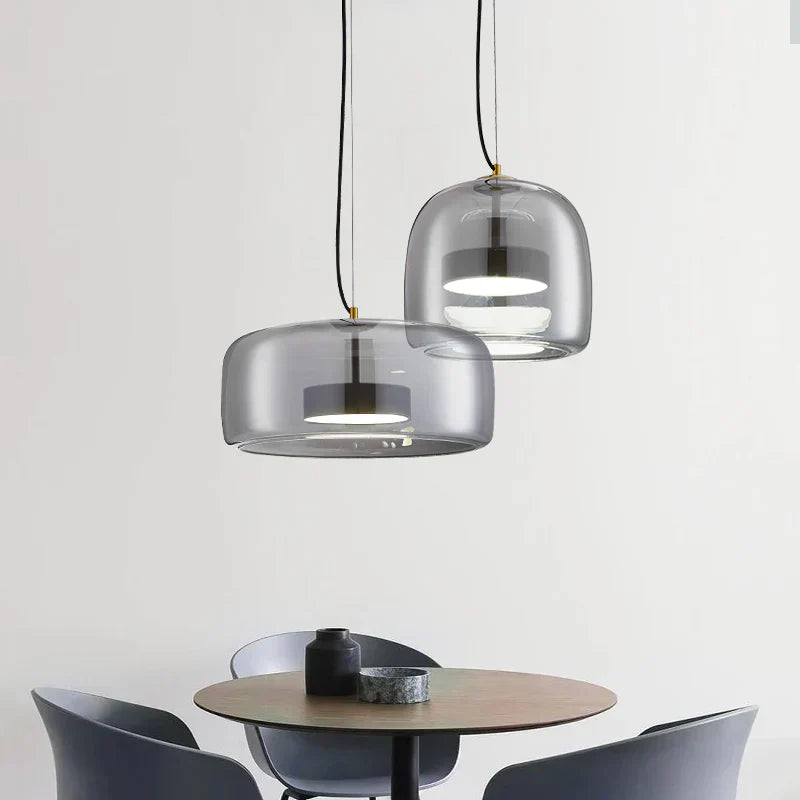 Moderne LED glazen hanglamp – minimalistische lampenkap en gouden afwerking