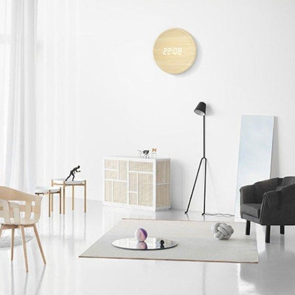 Scandinavische Digitale Wandklok Met LED-display En USB-voeding