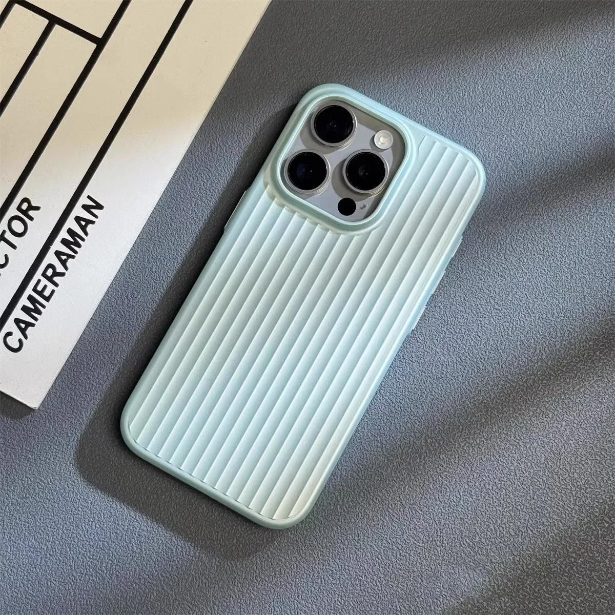 iPhone Hoes met Groefstructuur – Slanke Beschermhoes met Camera- en Krabsbescherming