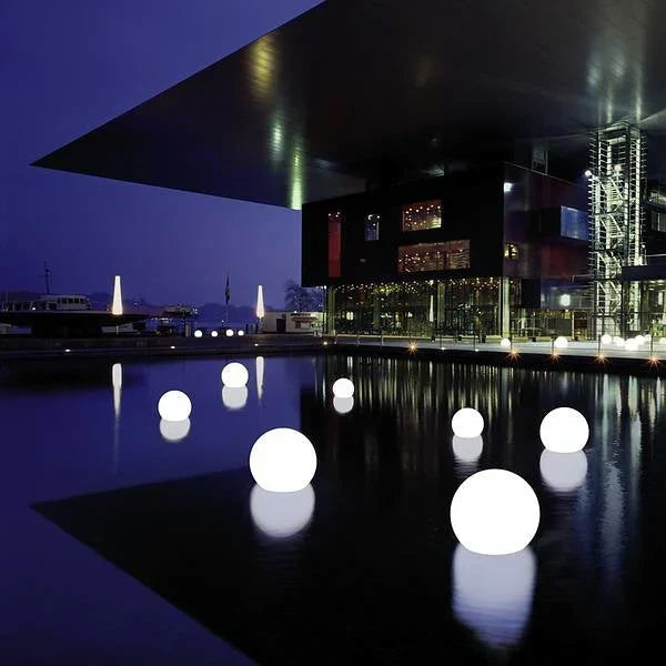 Moderne PE Globe Buiten Tuinverlichting LED Oplaadbaar