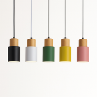 Cylindrische hanglamp van hout en metaal in de kleur Hout