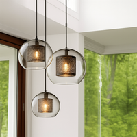 Ontwerp hanglamp van LED en glas met gouden lamp