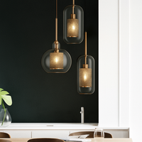 Ontwerp hanglamp van LED en glas met gouden lamp
