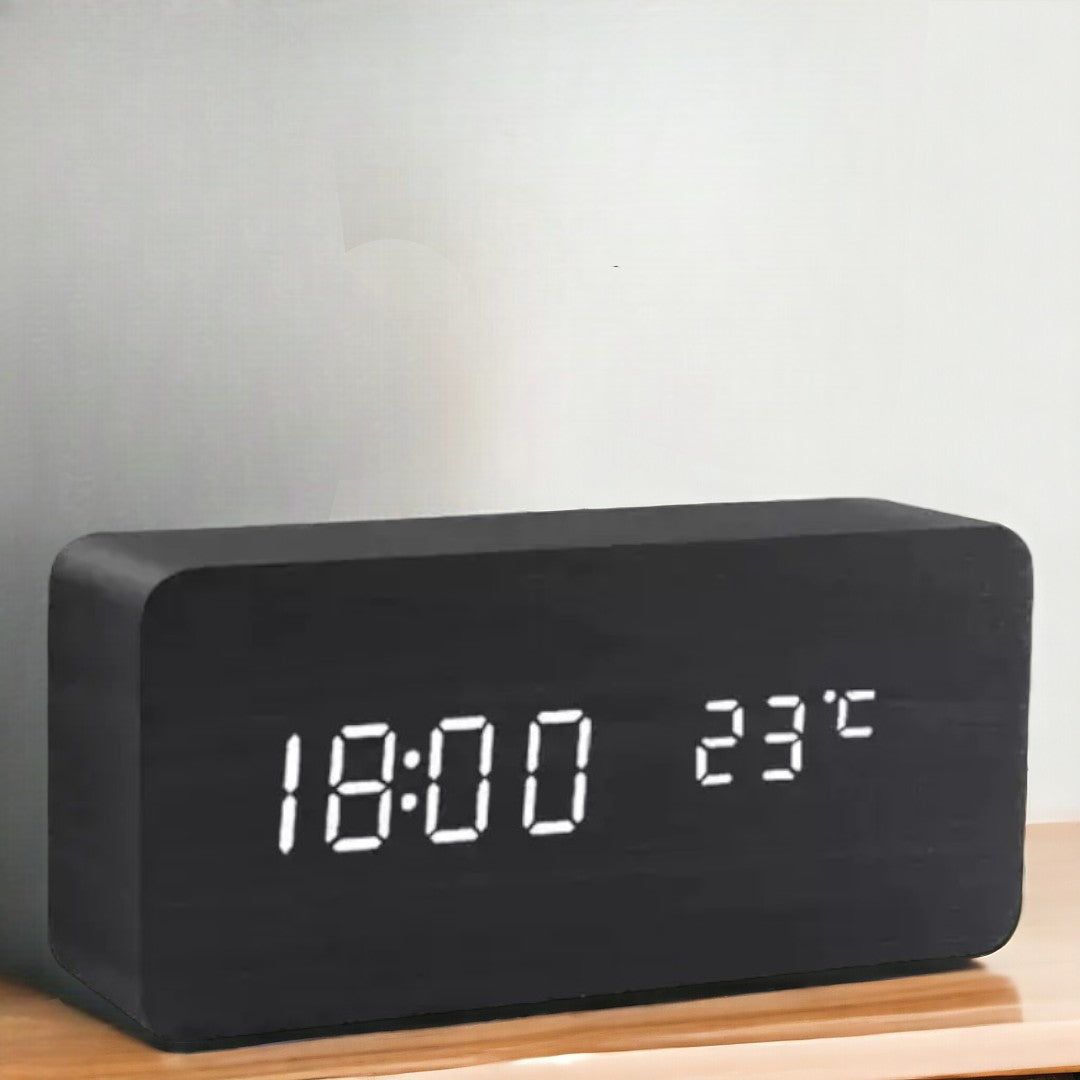 WoodWatch Wecker - LED-display met spraakbesturing en houten uitstraling
