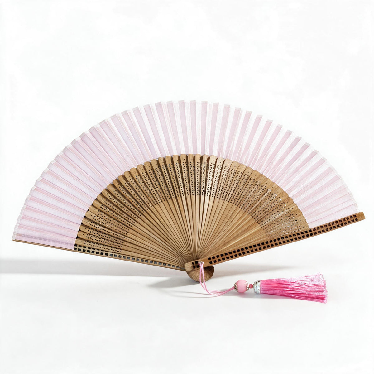 Handfan van Bamboe en Zijde – opvouwbaar, met kwast