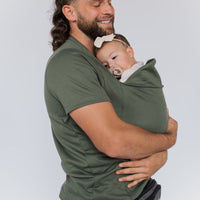 HugHaven | Het innovatieve ontwerp combineert het gemak van een t-shirt met de functionaliteit van een draagzak