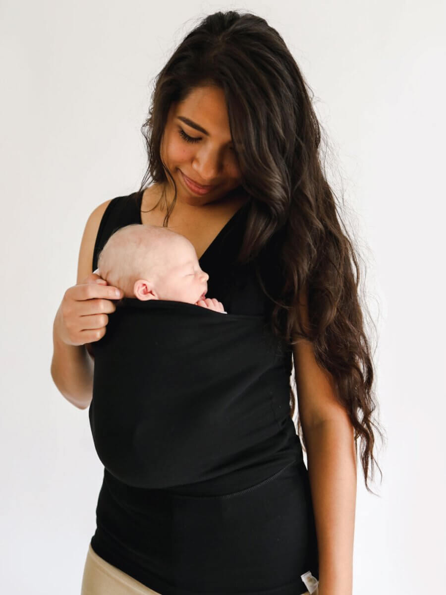 HugHaven | Het innovatieve ontwerp combineert het gemak van een t-shirt met de functionaliteit van een draagzak