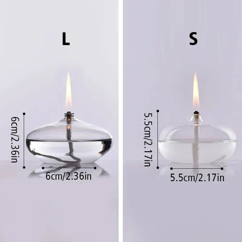 Transparante olielamp van glas als kaarsenhouder