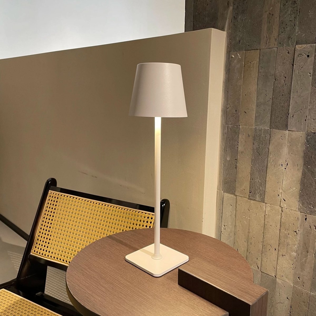 Osaka Draadloze Tafellamp Oplaadbaar Stralend Licht Voor Elke Kamer Accessoire