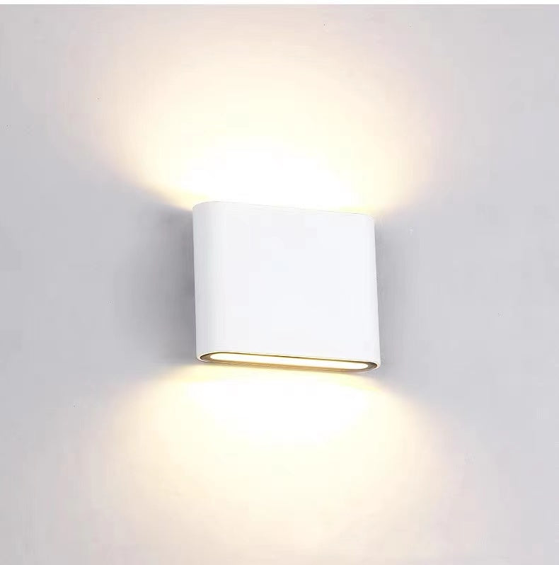 Bastro Moderne Rechthoekige Waterdichte Buitenwandlamp, Zwart/Wit