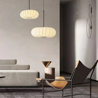 Plafondlamp met zijde lampenkap in Japanse wabi-sabi stijl – ovale lampenkap met delicate groeven