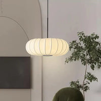 Plafondlamp met zijde lampenkap in Japanse wabi-sabi stijl – ovale lampenkap met delicate groeven