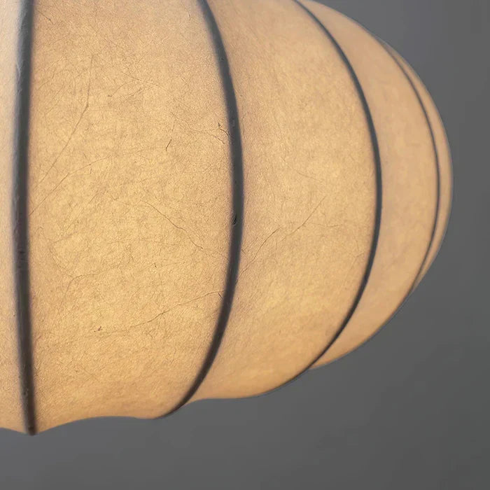 Plafondlamp met zijde lampenkap in Japanse wabi-sabi stijl – ovale lampenkap met delicate groeven