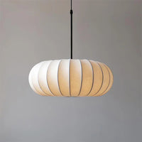 Plafondlamp met zijde lampenkap in Japanse wabi-sabi stijl – ovale lampenkap met delicate groeven