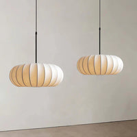 Plafondlamp met zijde lampenkap in Japanse wabi-sabi stijl – ovale lampenkap met delicate groeven